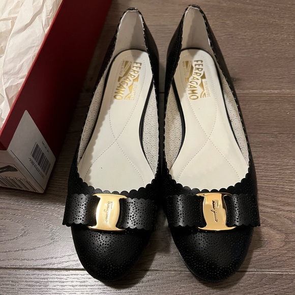 Salvatore Ferragamo Varina Black Leather Bow Buckle Size 8 Ballet Flats Shoes - Picture 6 of 10